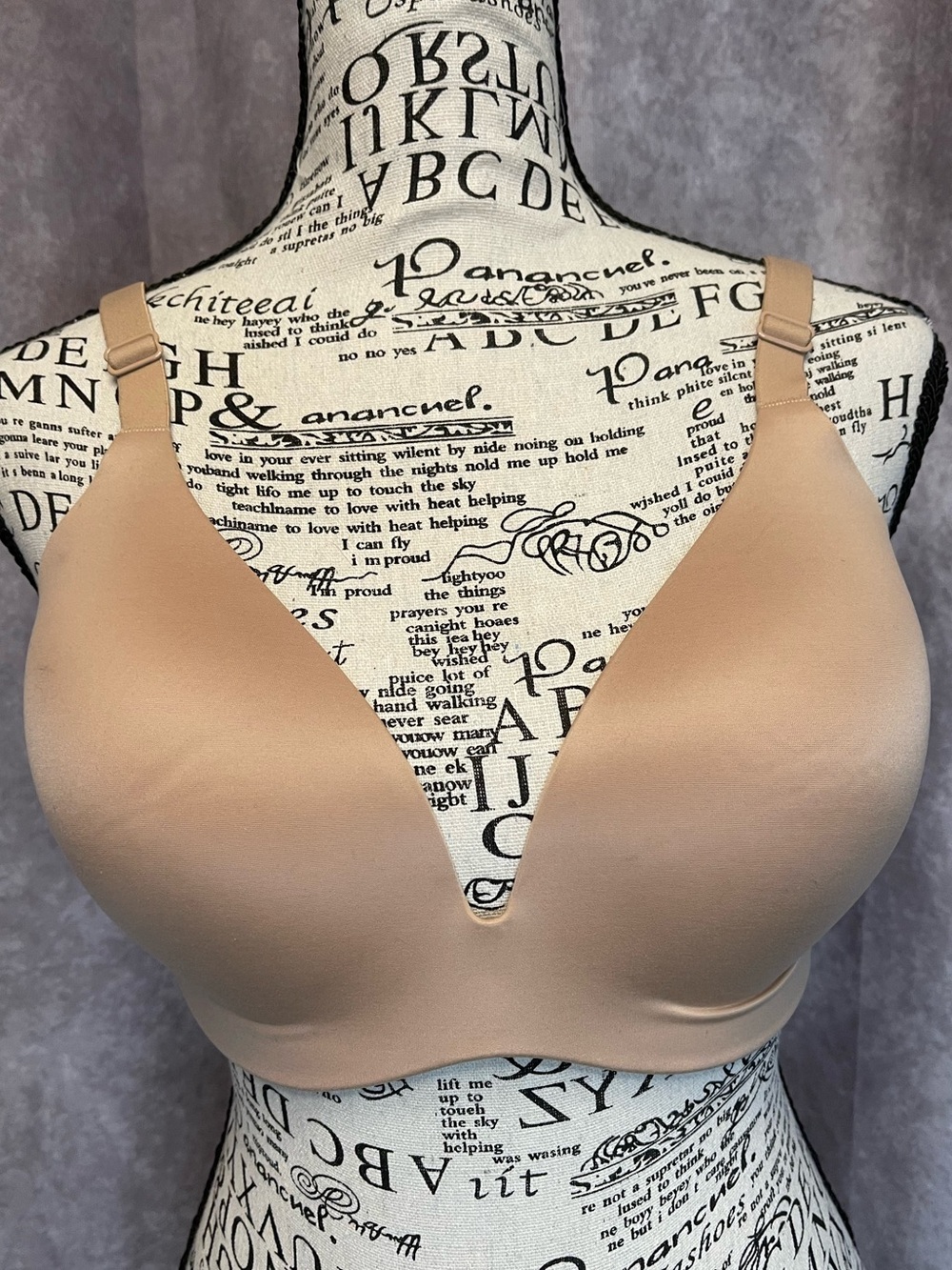 Victoria's Secret Light Nude Smooth Wireless T-Shirt Bra 38C. Like new!